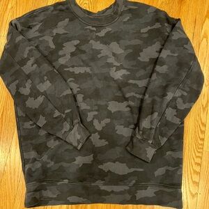 Women’s lululemon crewneck sweatshirt!